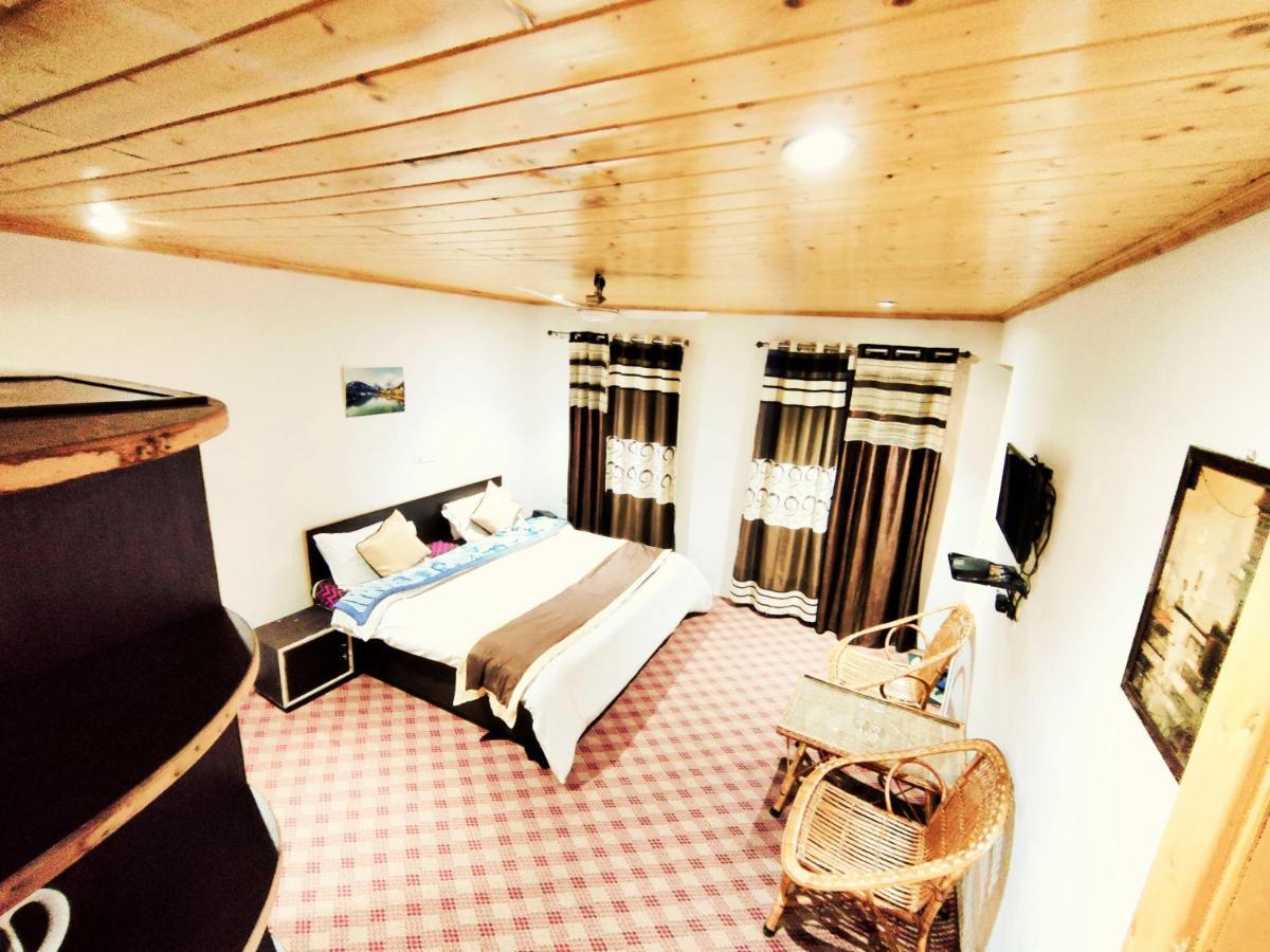Sheesha Residency Hotel Srinagar  Exterior photo